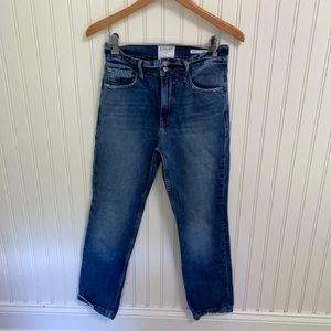 Frame Le Sylvie Slender Straight Jeans. Size 26